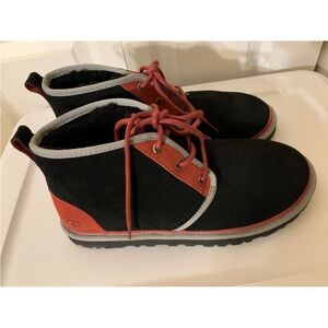 UGG mens sz 11 neumel suede chukka boots Black,‎ red and gray Shoes color block